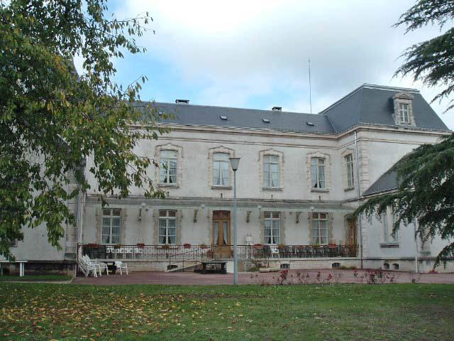 Vue générale de la façade antérieure.