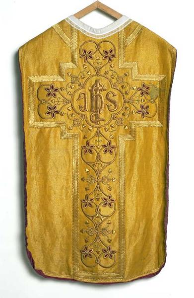 Vue d'ensemble de la chasuble.