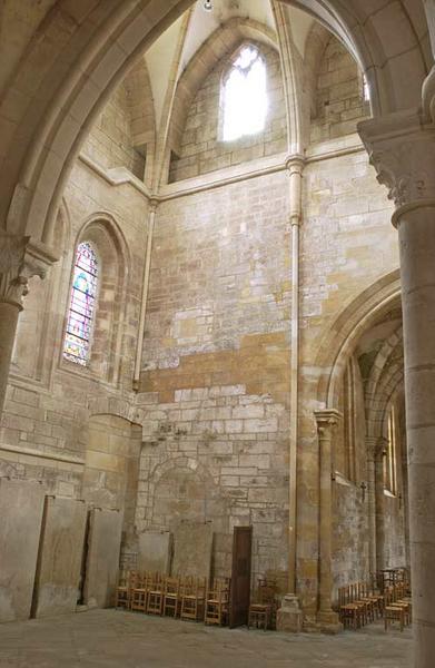 Bras sud du transept, angle sud-ouest.