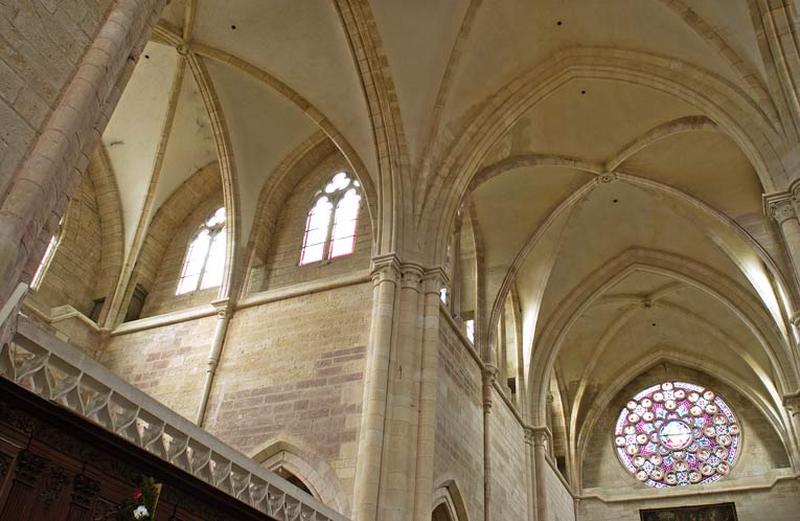 Bras nord du transept et choeur, parties supérieures.