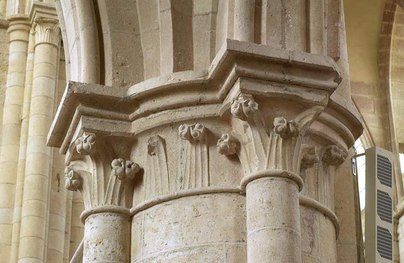 Croisée du transept, chapiteaux du pilier antérieur gauche.