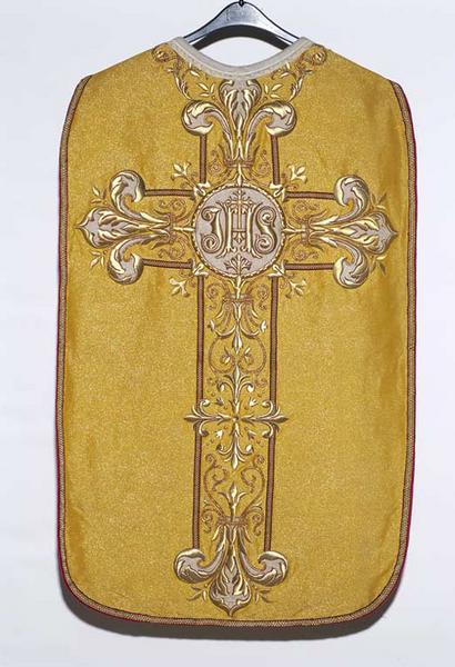 Vue d'ensemble de la chasuble.