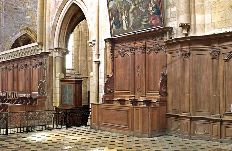 Stalles du choeur et une partie de celles du transept.