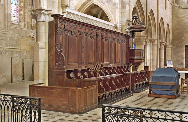 Stalles droites du transept, vue d'ensemble.