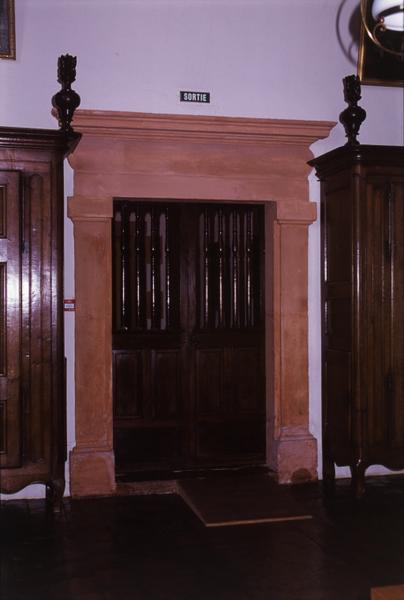 Salle des femmes, détail : porte.