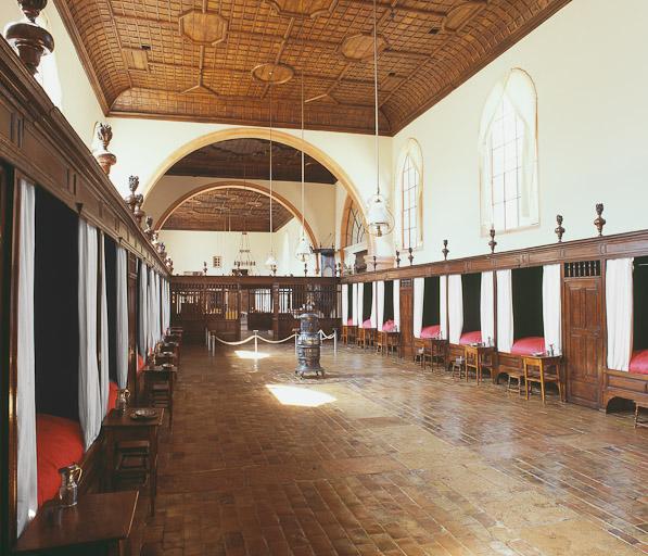 Salle des hommes vue d'ensemble.