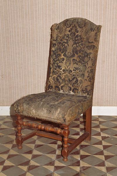 Ensemble d'un fauteuil et de huit chaises