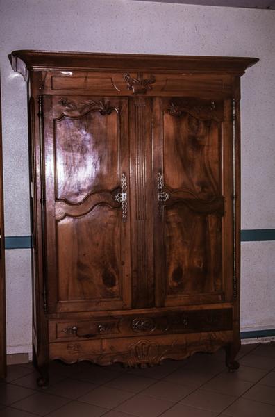 Armoire type Sennecey : vue d'ensemble.