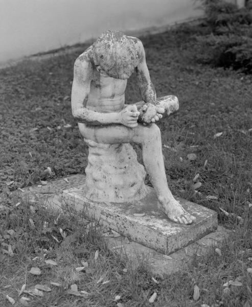 Statue : tireur d'épine.