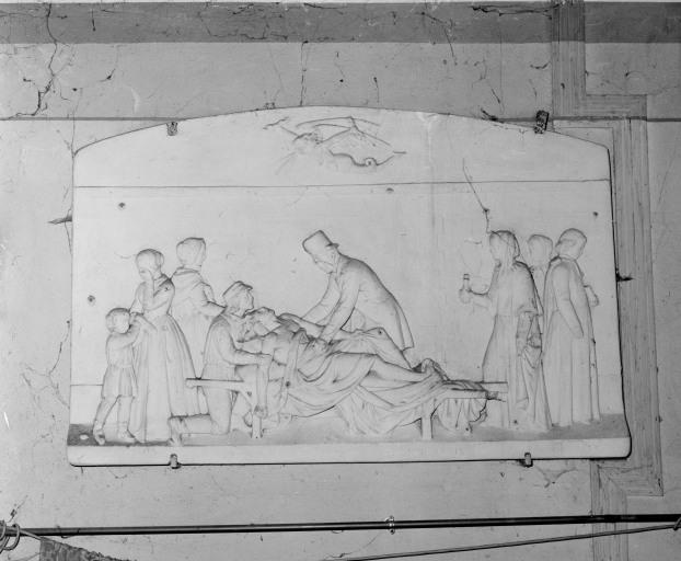 Relief : l'ambulance des blessés à Paris en 1830 et 1848.