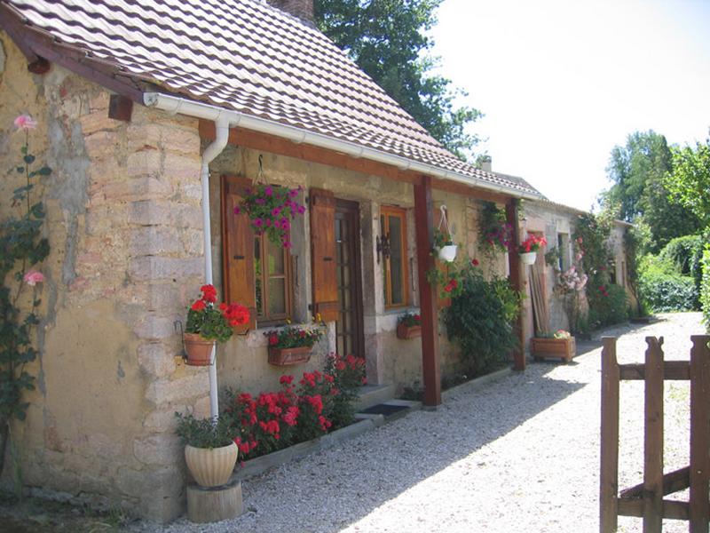 Vue d'ensemble de la façade.