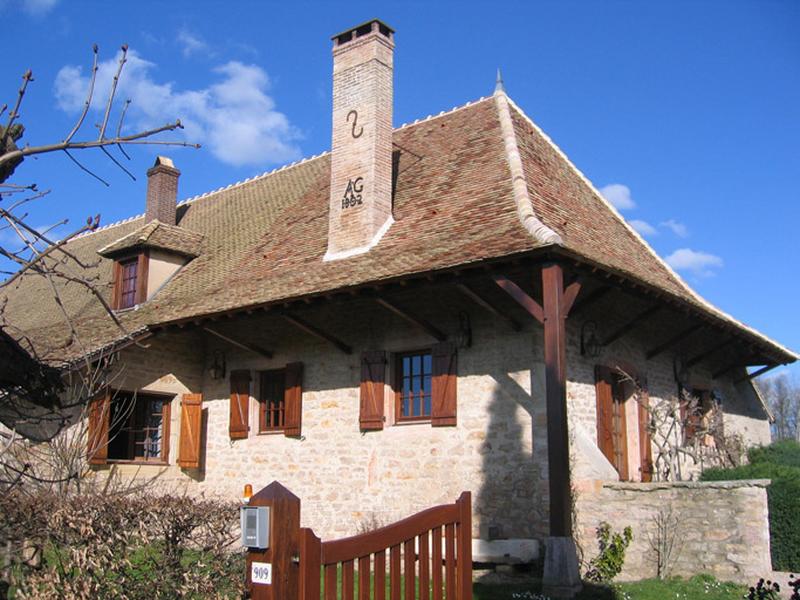 Vue d'ensemble de la façade postérieure.