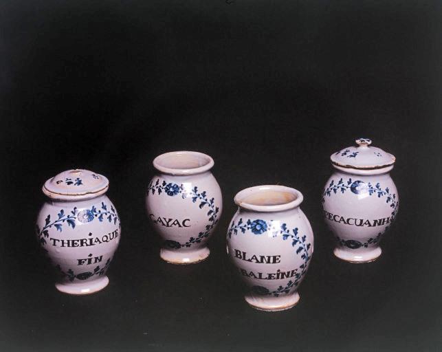 Ensemble de 33 pots à pharmacie