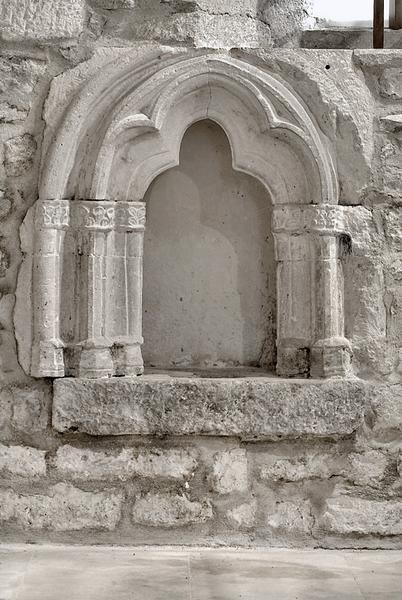 Lavabo de la nef, vue de face.