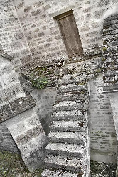 Escalier d'accès au clocher.