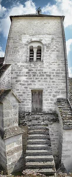 Escalier d'accès au clocher.