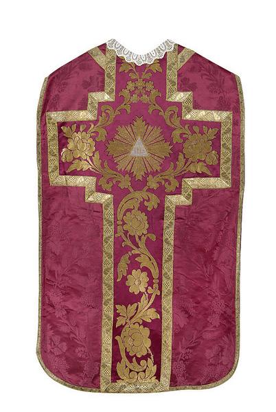 Ornement rouge (chasuble, étole, manipule, voile de calice, bourse de corporal)
