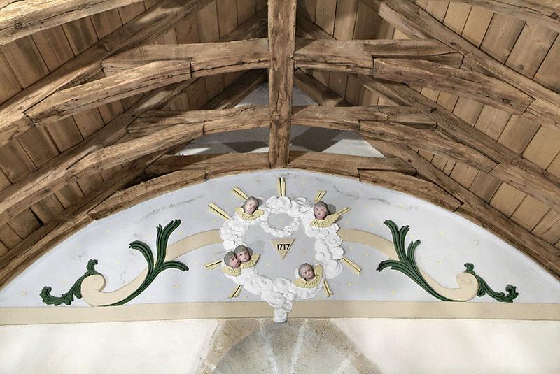 Décor du mur postérieur.