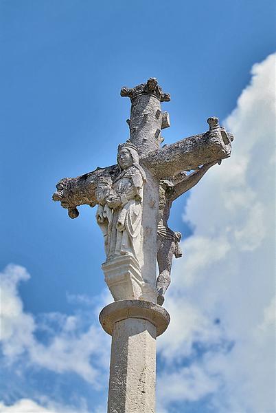 Détail : Vierge à l'Enfant, de trois quarts.