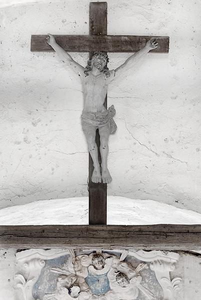 Statue : Christ en croix