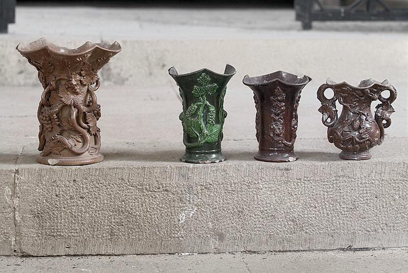 Quatre vases.