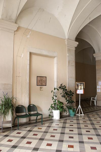 Hôtel-Dieu ; aujourd'hui hôpital psychiatrique et maison de retraite