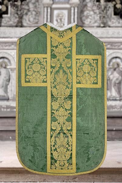 Ornement vert (chasuble, étole, manipule, voile de calice, bourse de corporal)