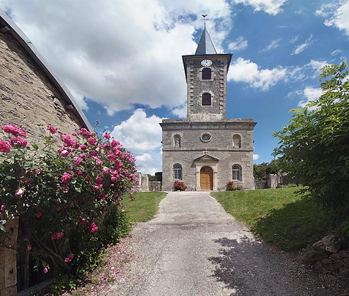 Façade et portails du cimetière.