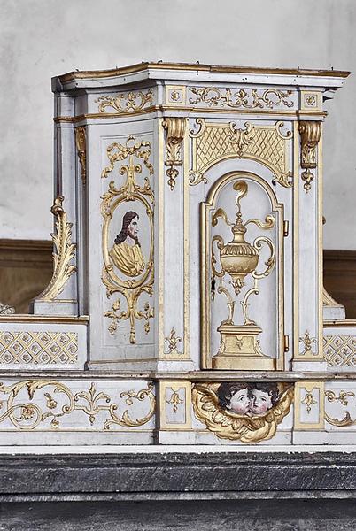 Tabernacle, trois quarts gauche.