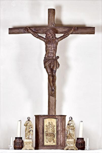 Statue : Christ en croix