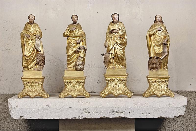 Quatre statues : les Evangélistes