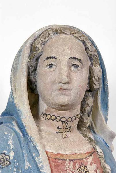 Détail de la Vierge : buste de face.