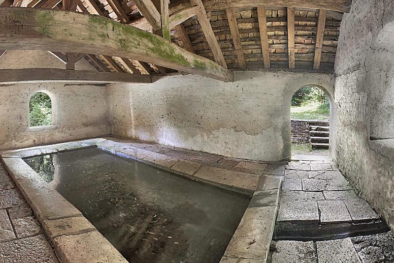 Vue intérieure du lavoir.