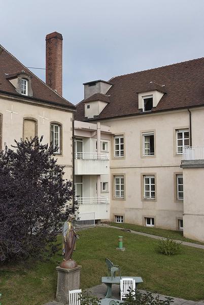 Angle formé par l'ancien hôpital et le nouveau bâtiment nord.