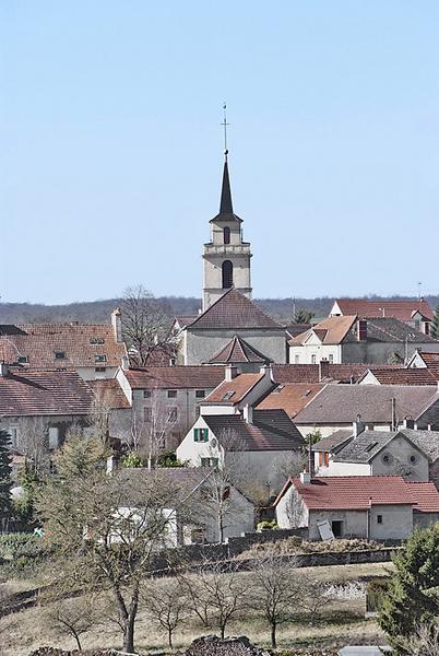 Site avec église.