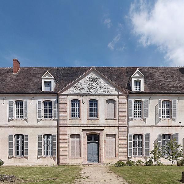 Avant-corps central de l'élévation ouest de l'aile gauche (ouest).