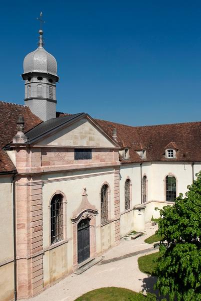 Vue de la cour principale.