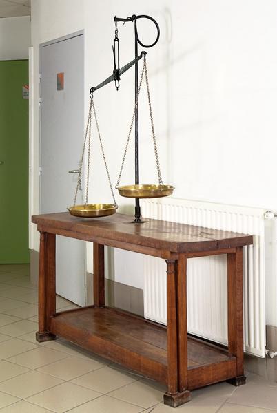 Balance sur table