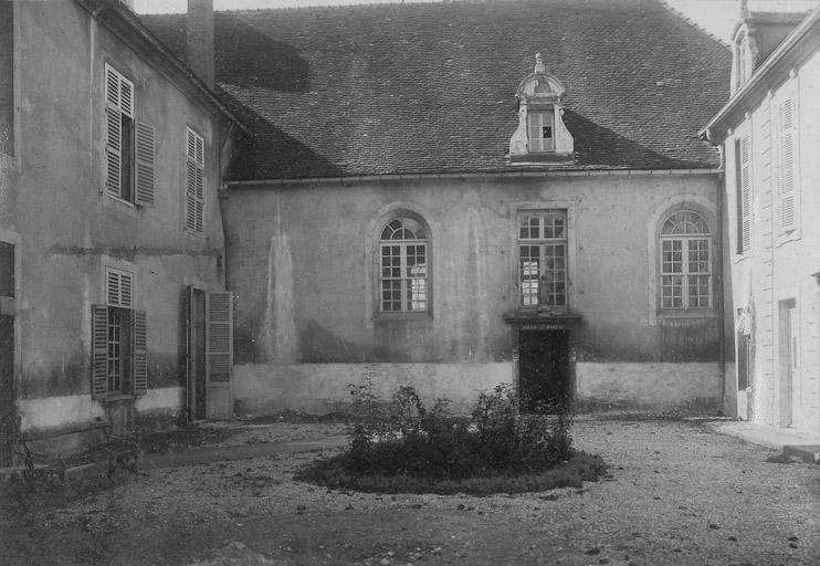 Cour des femmes.