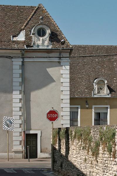 Aile gauche, tourelle de l'escalier.