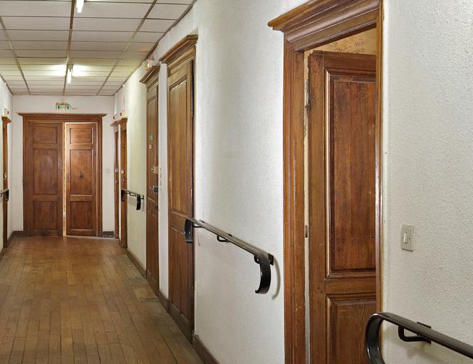 Aile centrale, étage : couloir des chambres des hospitalières.