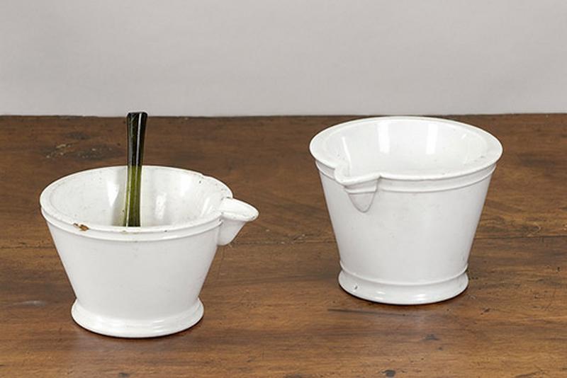 Ensemble de deux mortiers et un pilon
