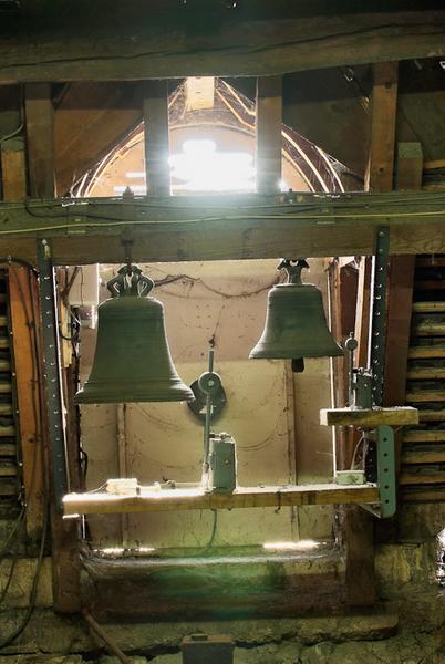 Bâtiment principal, comble : ancienne horloge derrière la lucarne.