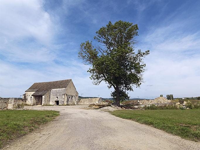 Vue d'ensemble, façade postérieure.