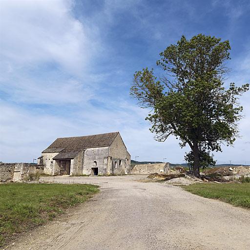 Vue d'ensemble, façade postérieure.