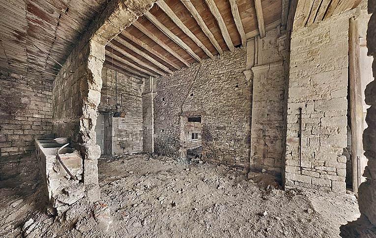 Ancienne chapelle : vue de la pièce médiane.