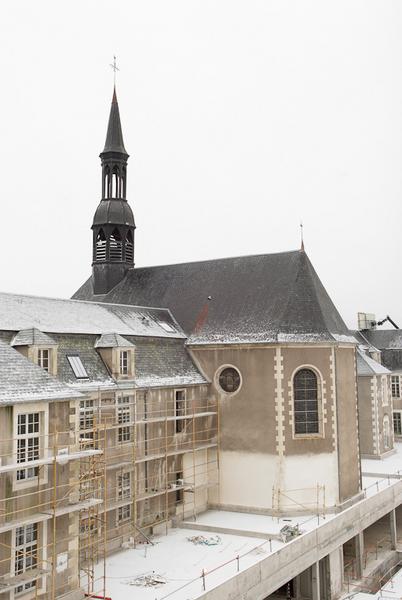Vue sur la chapelle, vers le Nord, pendant le chantier.