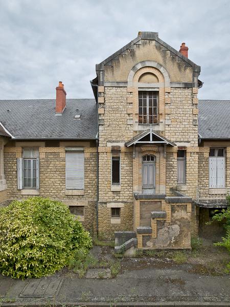 Pavillon Bricheteau (pédiatrie) : détail de la travée centrale.