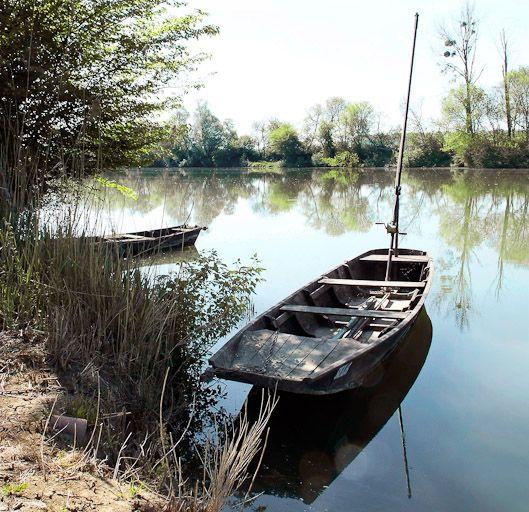 Une barque sur la Seille.