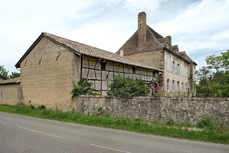 Demeure le long de la Seille.